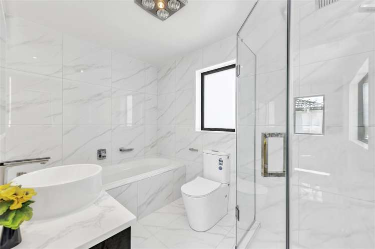 14 Dungloe Avenue Flat Bush_30