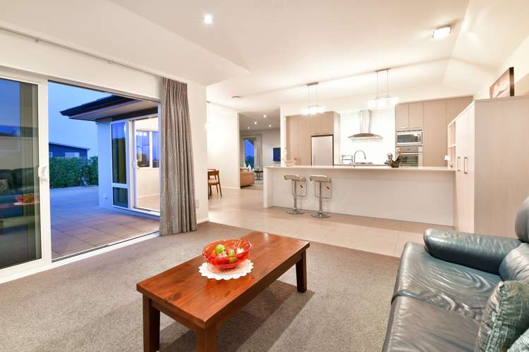 65 Chesterfield Way Orewa_15