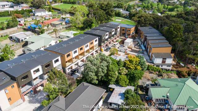 Nearly- New Townhouse with Top School Zone