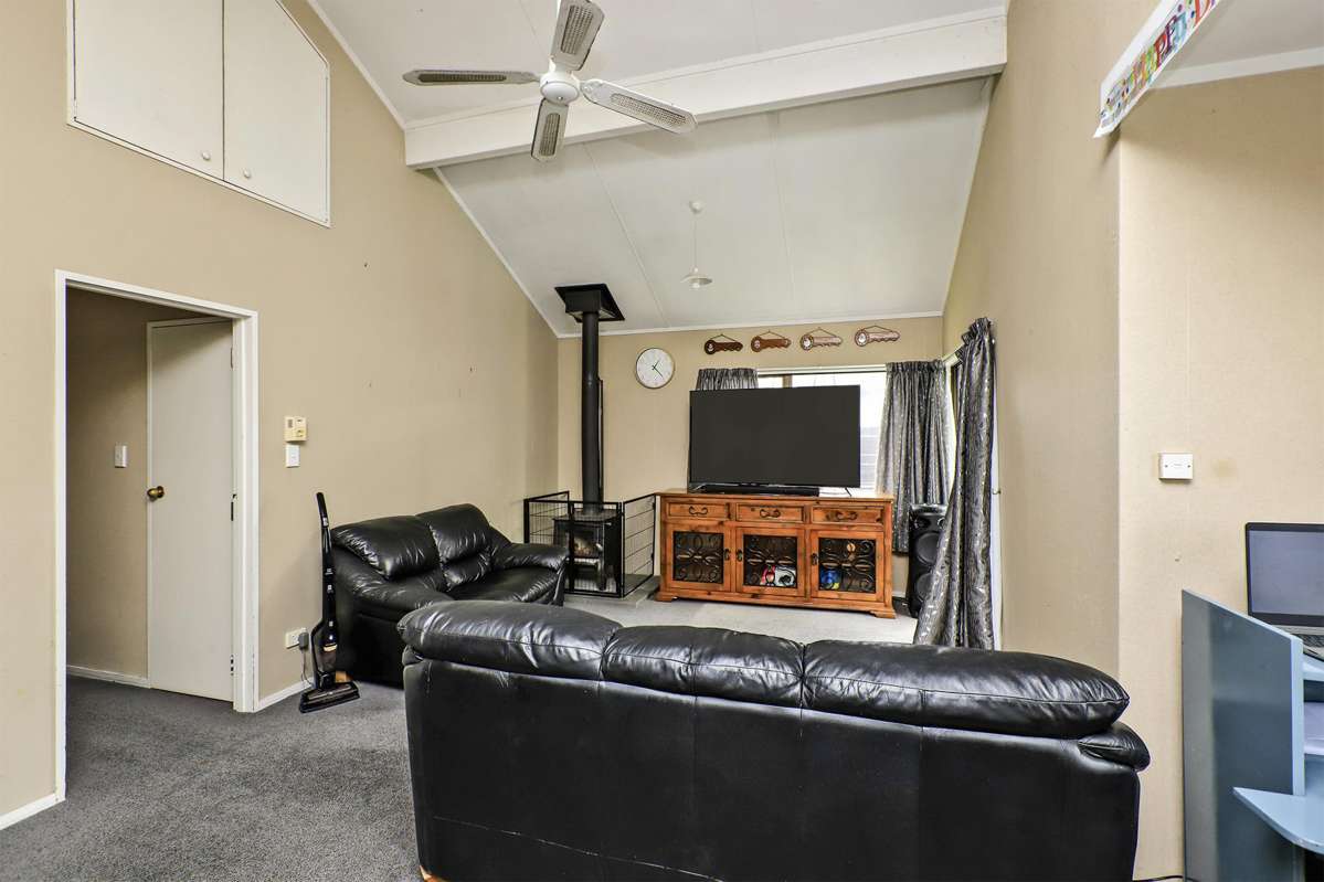 44 Whiting Crescent_3