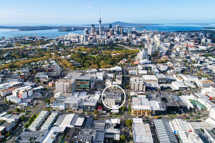 2/19 Crummer Road Grey Lynn_1