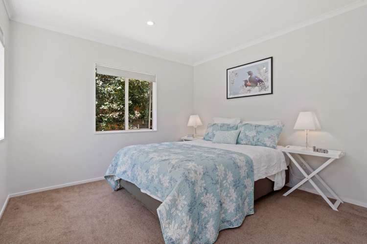14 Margaret Henry Crescent Oteha_12