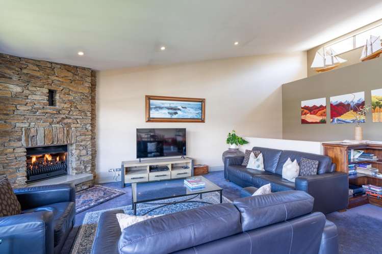 2/10 Lake Street Queenstown_6