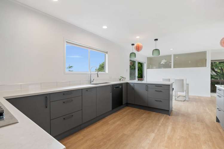 33 Squirrel Lane Browns Bay_9