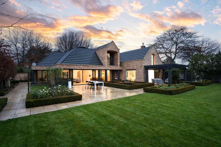 60 Regents Park Drive_0