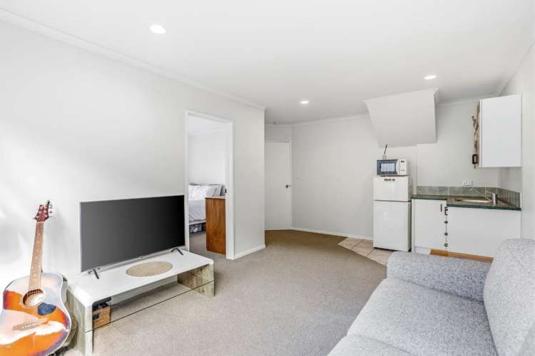 7 Rivervale Grove Stanmore Bay_15