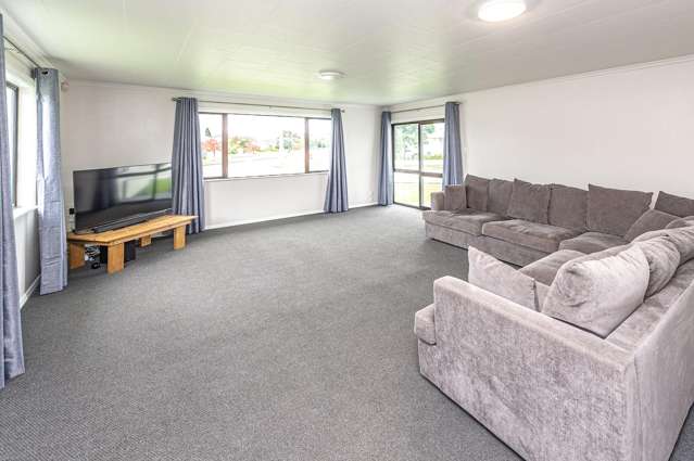 24 Selwyn Crescent College Estate_3