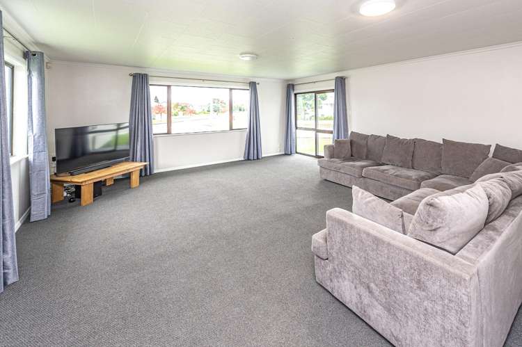 24 Selwyn Crescent College Estate_3
