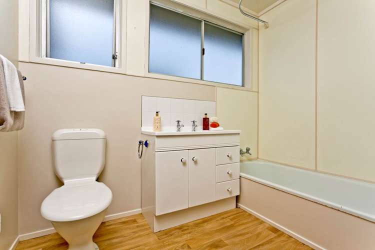 23 Marina Road Torbay_9