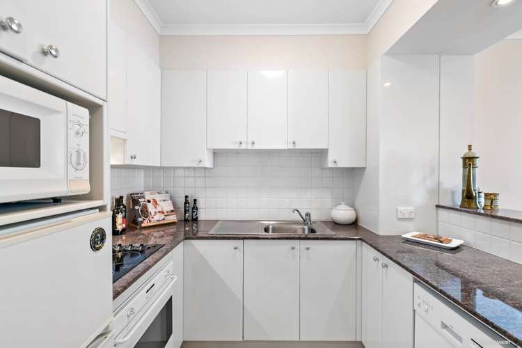 2406/8 Albert Street Auckland Central_10