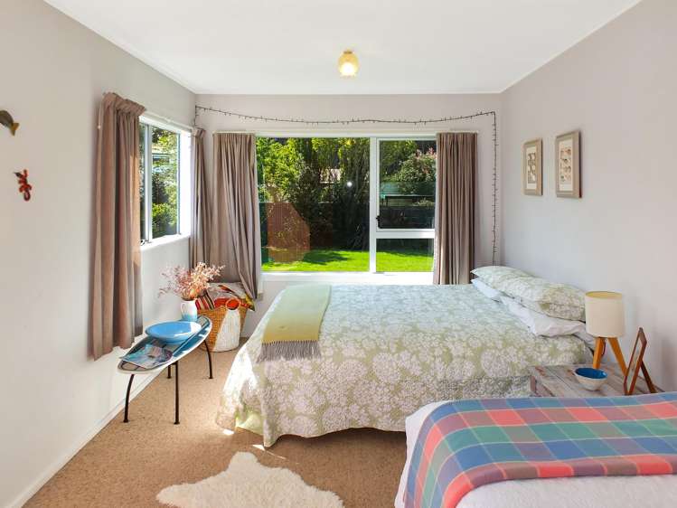 7 Hennessy Street East Foxton Beach_17