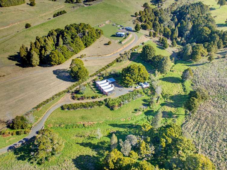 17 Huia Road_3