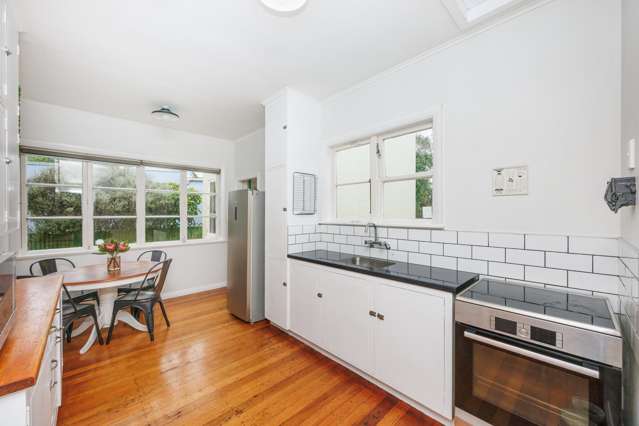 70 Savage Crescent West End_1