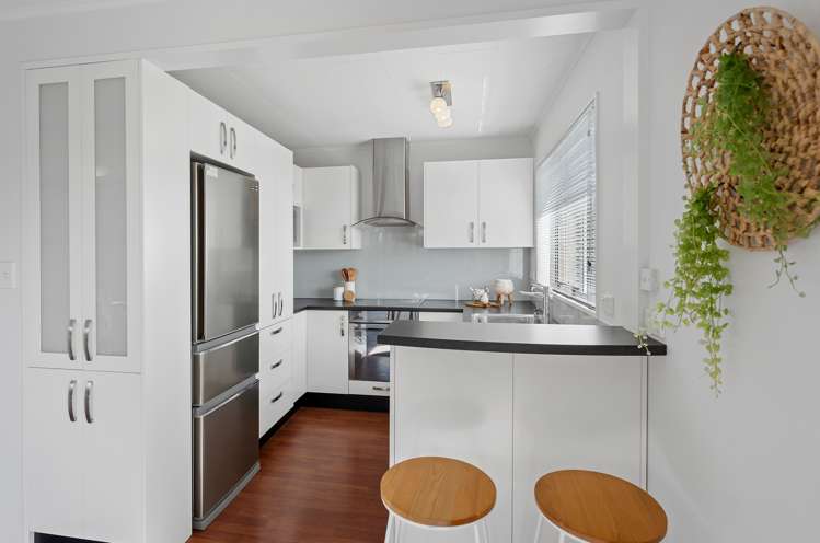 1/20 Nola Avenue Raumati Beach_3