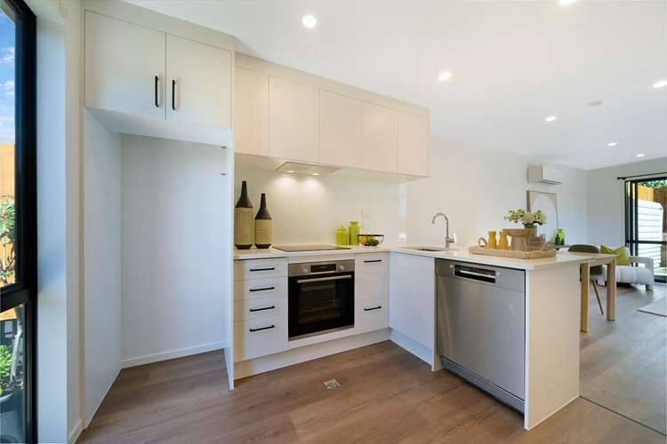 2E Milich Terrace Te Atatu South_3