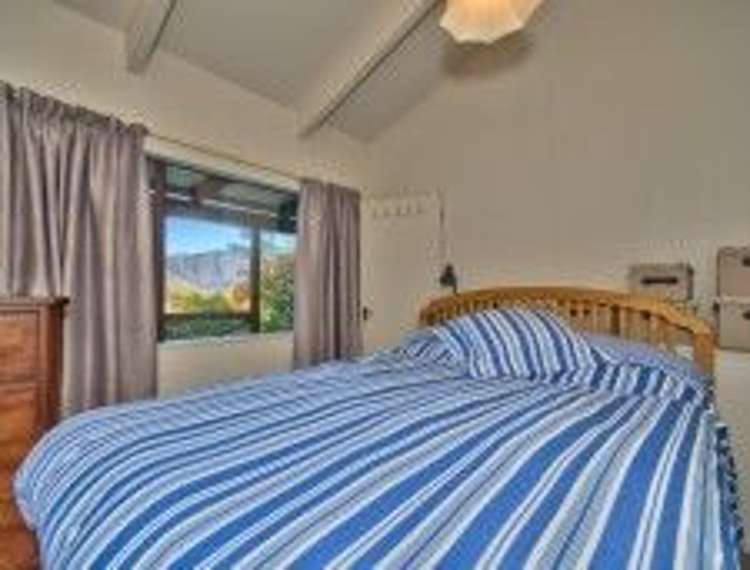 4a Avalon Crescent Fernhill/Sunshine Bay_5