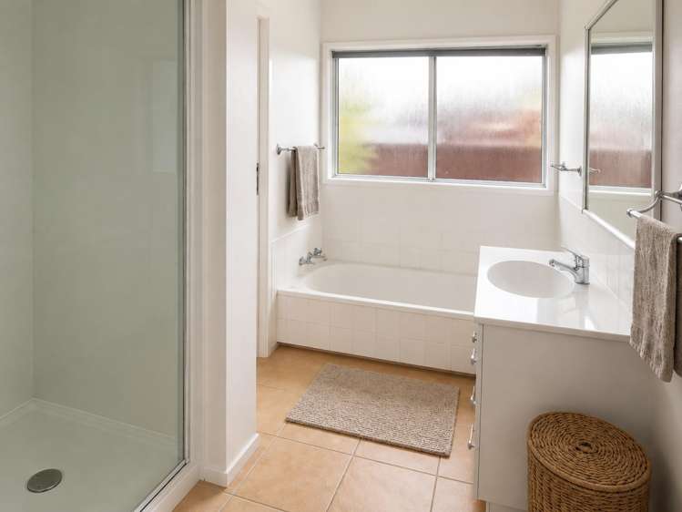 6 Rowanwood Close 1447_8
