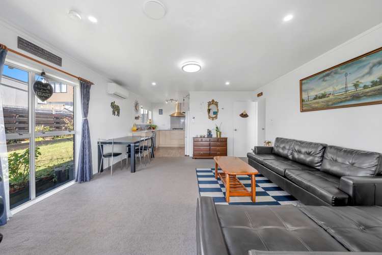 2/56 Archibald Road Kelston_10