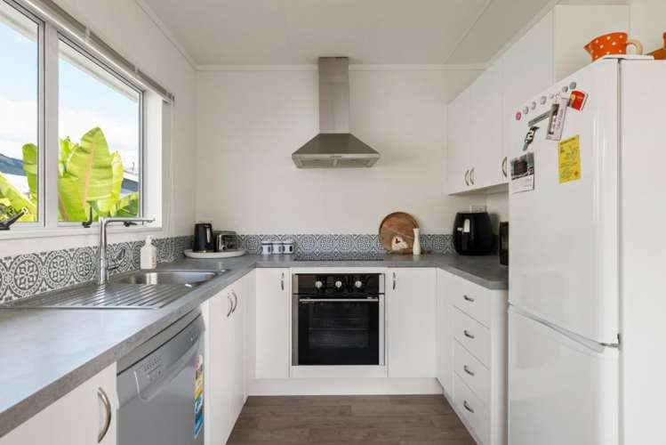 2/16 Parkers Road_0
