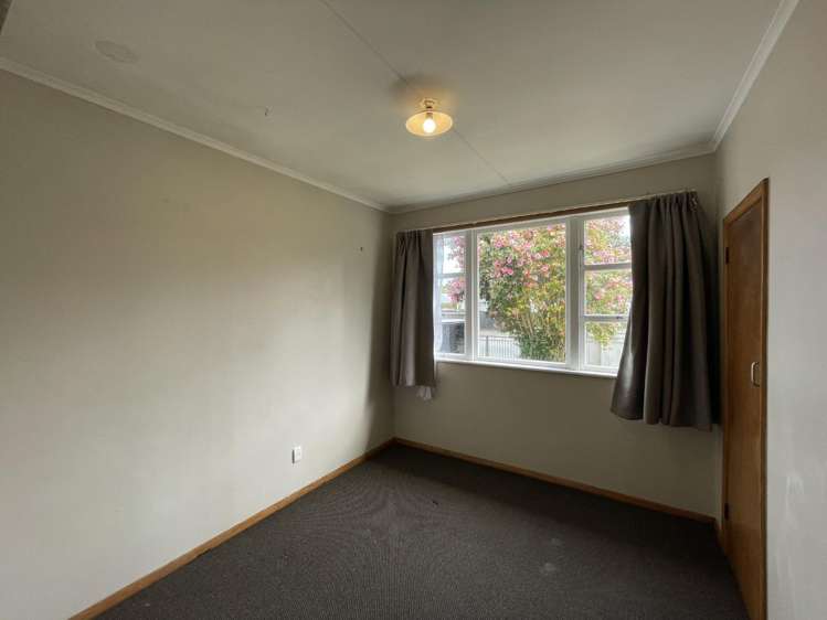 94 Pine Avenue 11305_5