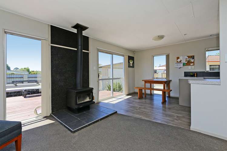 1 Deakin Place Clive_5