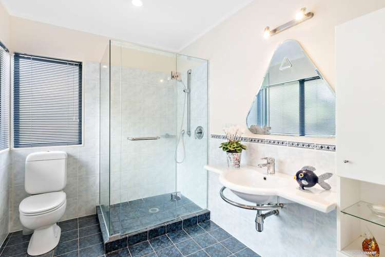 4 Crossland Place Maraetai_12