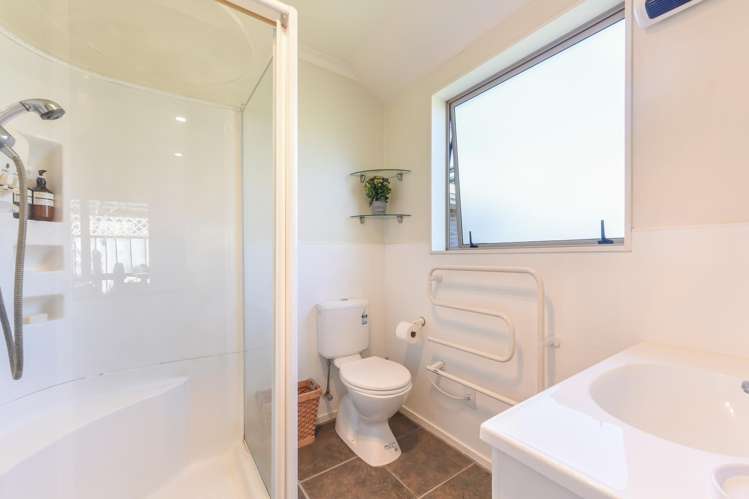8 Otia Drive Richmond_12