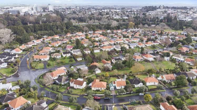 27 Bledisloe Terrace Hamilton East_21