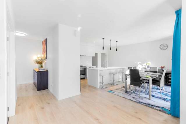 Stunning Five Bedroom home in Zone