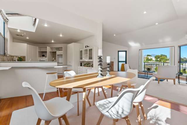 Spacious Family Living With A View..