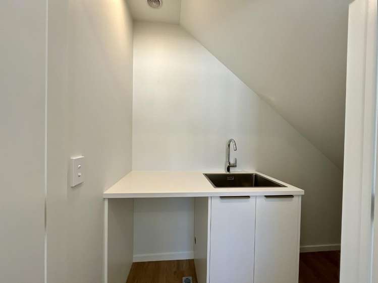 9/18 Feilding Street 1380_4