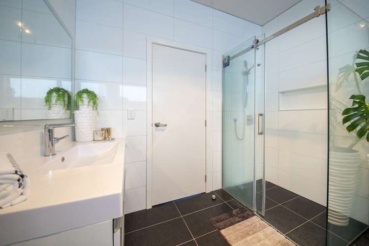 71 Westgate Drive Massey_9