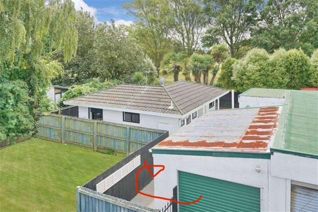 3 rooms, 1 office and a lot more potential!