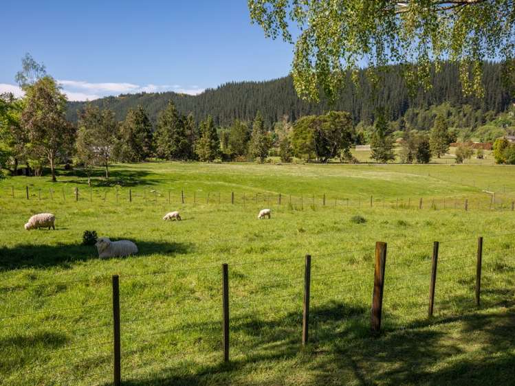 42 Golf Road Wakefield_16