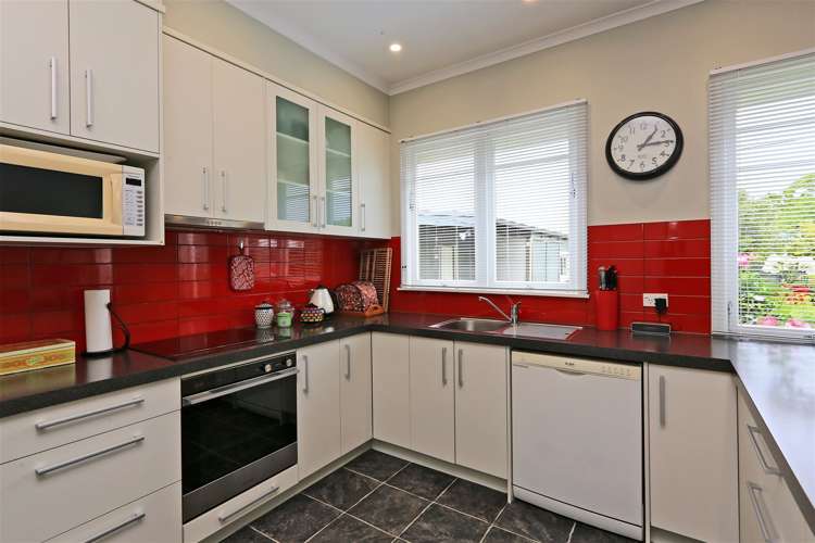 807 Oliphant Road Raureka_2