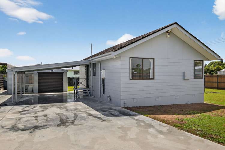 5 Cemetery Road Sanson_16