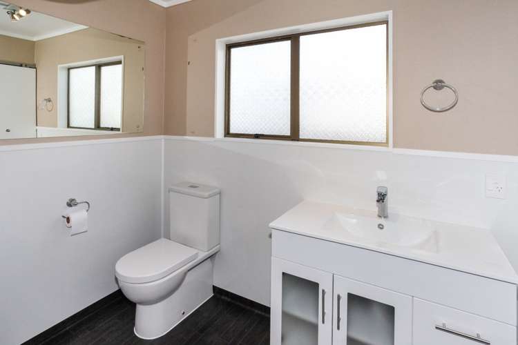 4b Fernleigh Avenue Waiuku_8