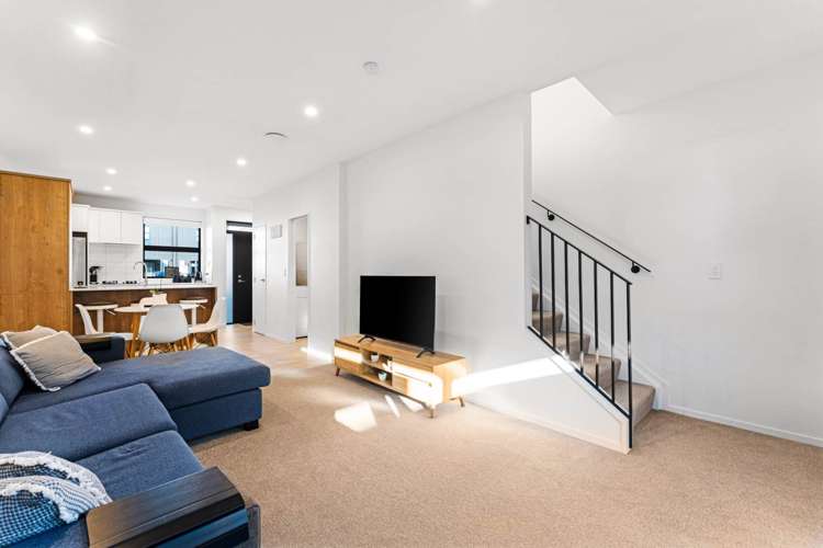 6 Magnetite Lane Flat Bush_11