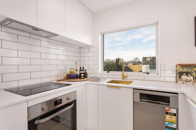 4/102 Rossall Street Merivale_5