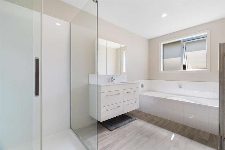 18 Finch Street Albert Town_9