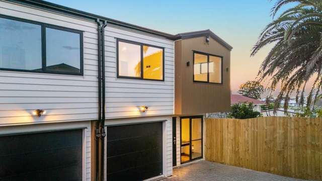 New Home, No Parking Struggles - Mangere East Gem!
