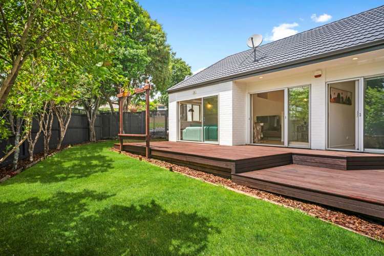 67 Fernhill Way Oteha_16