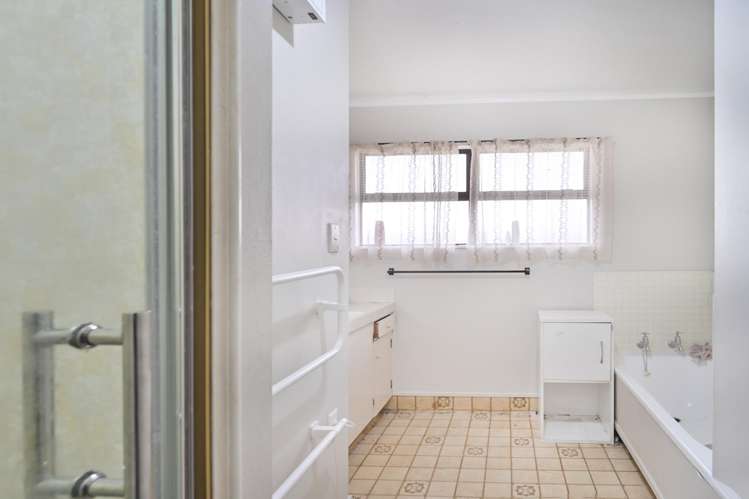 2/1017 Tomoana Road Mahora_7