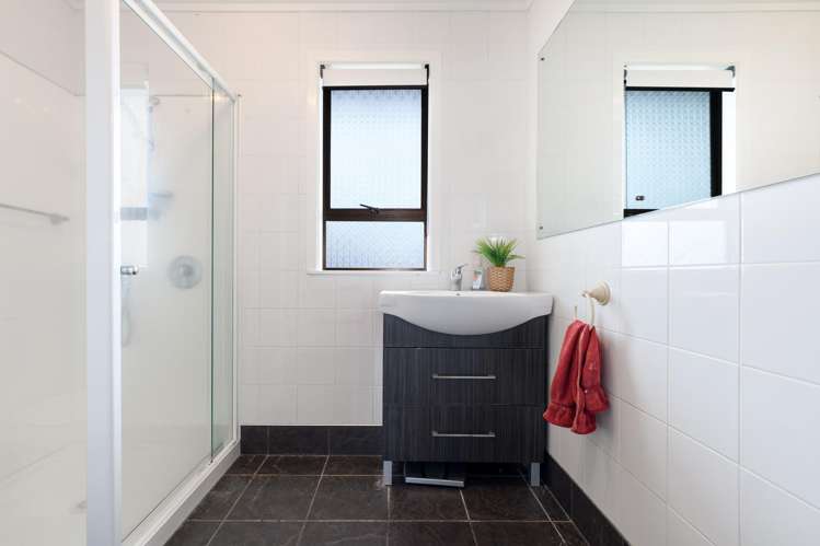 5a Glenn Terrace Otumoetai_17