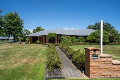 64 Cowley Drive_1