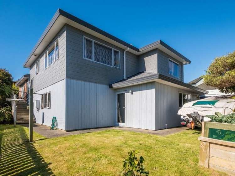 33 Saint Ives Drive Camborne_19