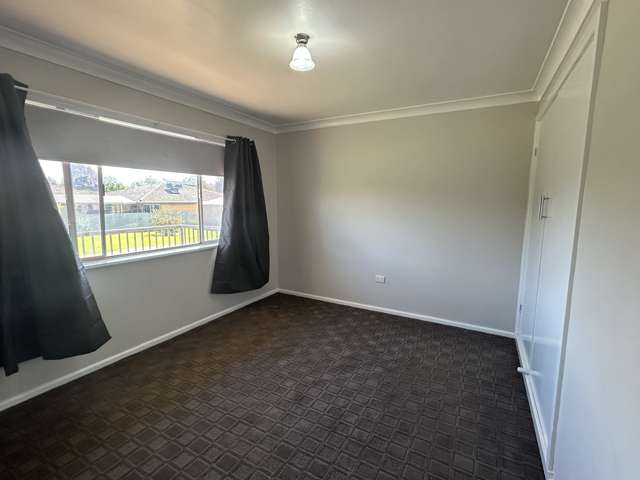 2/51 Seignior Street Junee_2