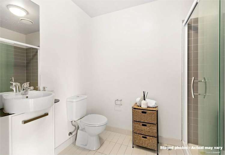 2206/10 Waterloo Quadrant City Centre_2