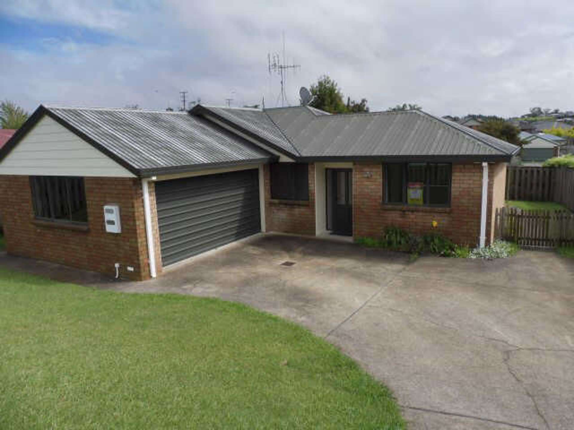 9 Pointon Glade Grandview Heights_0