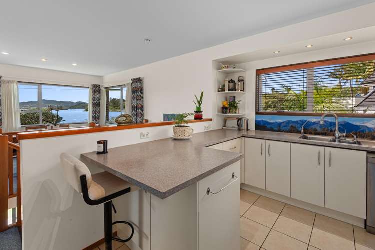 296 Beach Road Onerahi_6